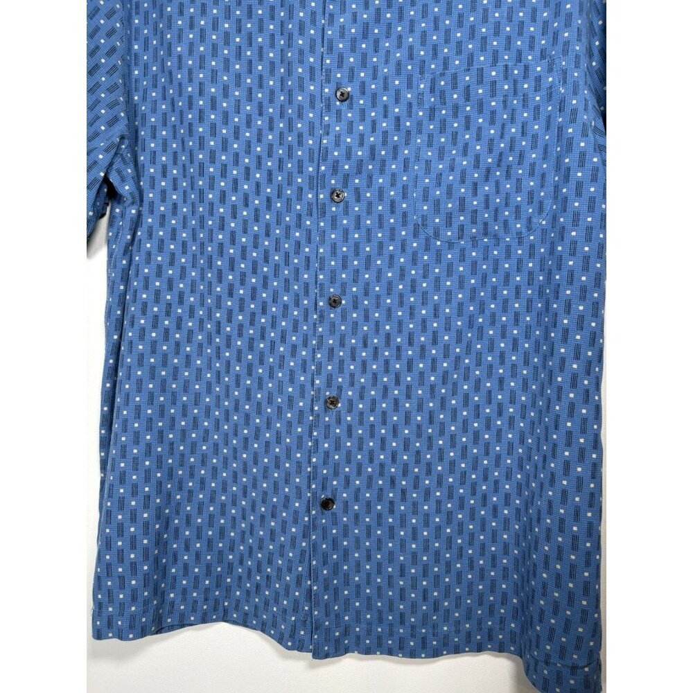 WH Belk Silk Blend Blue Geometric Sportswear Collared Button Up Shirt Size Med - Picture 3 of 7
